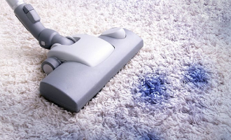 Professional carpet cleaning service in Dubai living room.