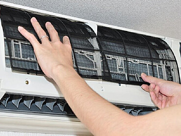 The Real Drawbacks of Running an Unserviced AC During August Heat in UAE
