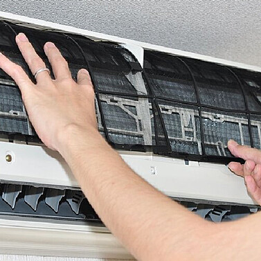The Real Drawbacks of Running an Unserviced AC During August Heat in UAE